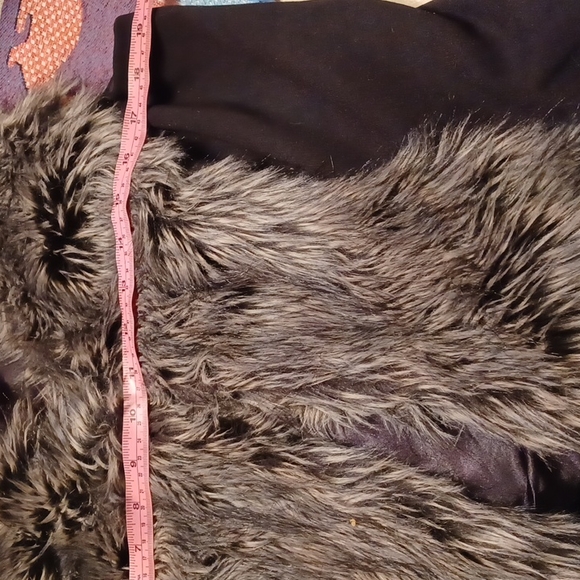 Fuzzy Vest size L - Picture 5 of 9